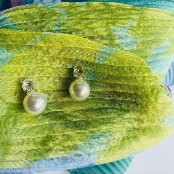 Silverstone Pearl/Crystal Stud Earrings - Picture 4 of 8
